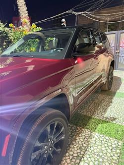 جیپ گراند شیرۆکی